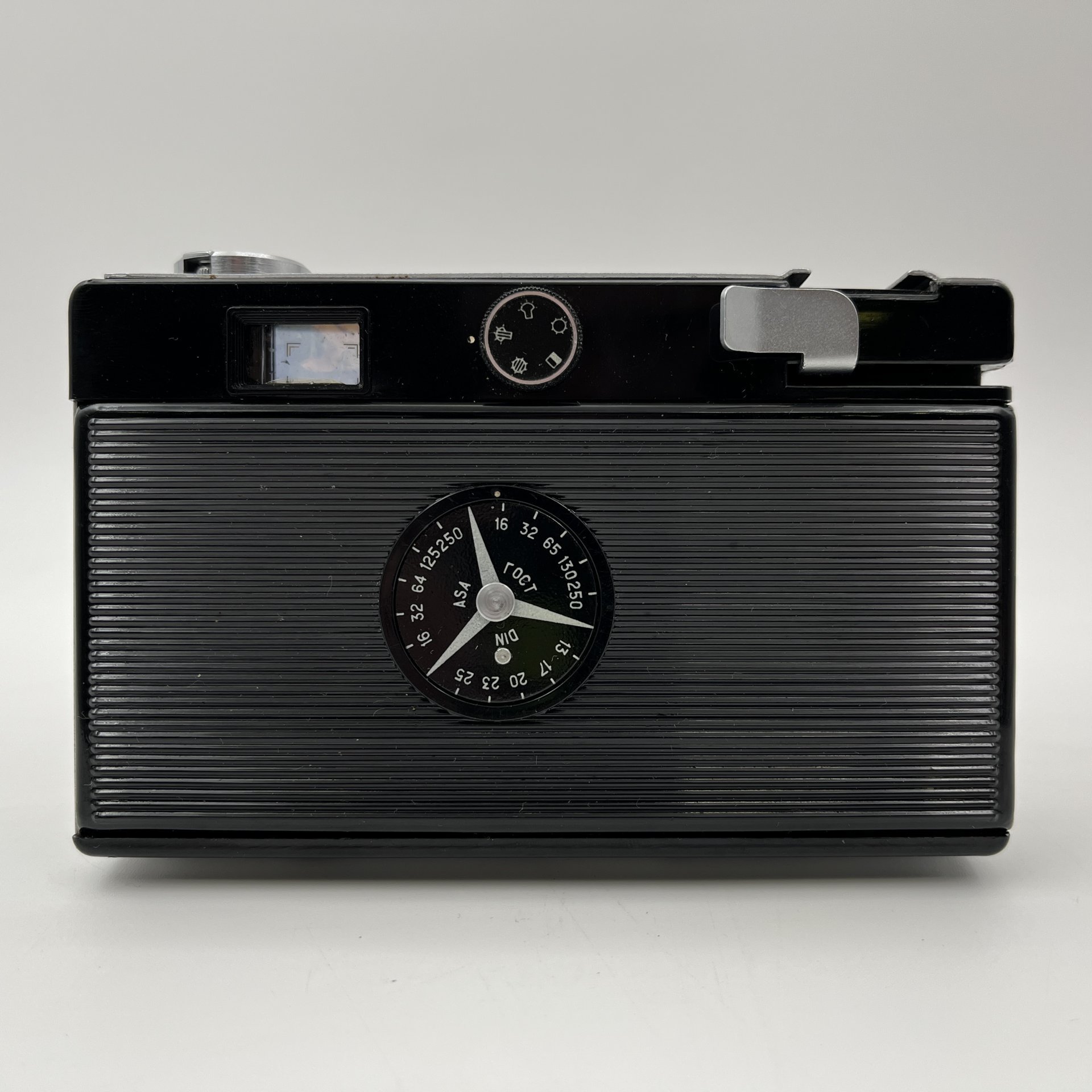 Фотоаппарат "Вилия" с объективом "Триплет 69-3 4/40" в оригинальном кофре, пластик, металл, стекло, кожа, Минский механический завод им. С.И. Вавилова  (БелОМО), СССР, 1974-1985 гг.