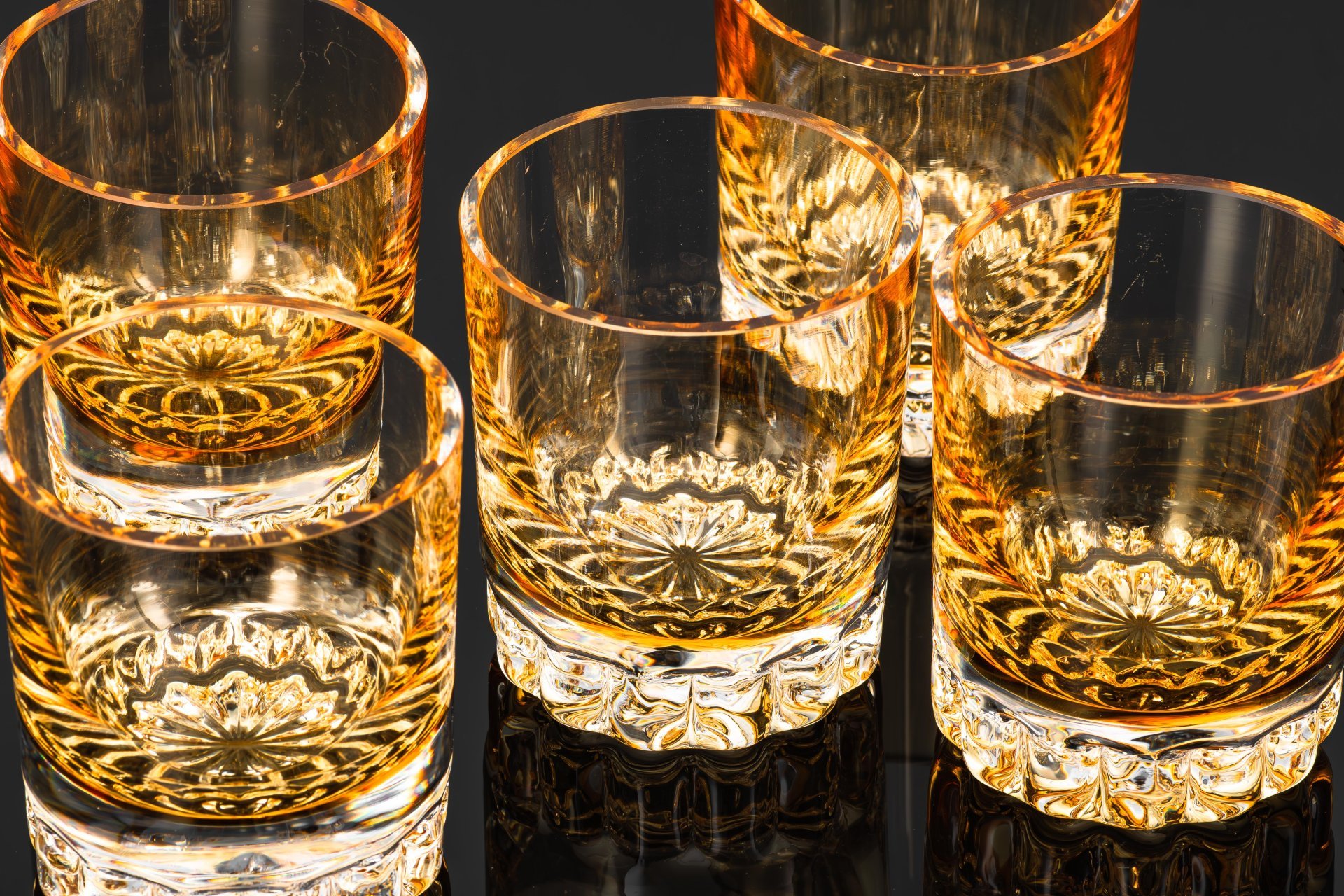 Набор роксов для коньяка/виски золотистого цвета  на 5 персон