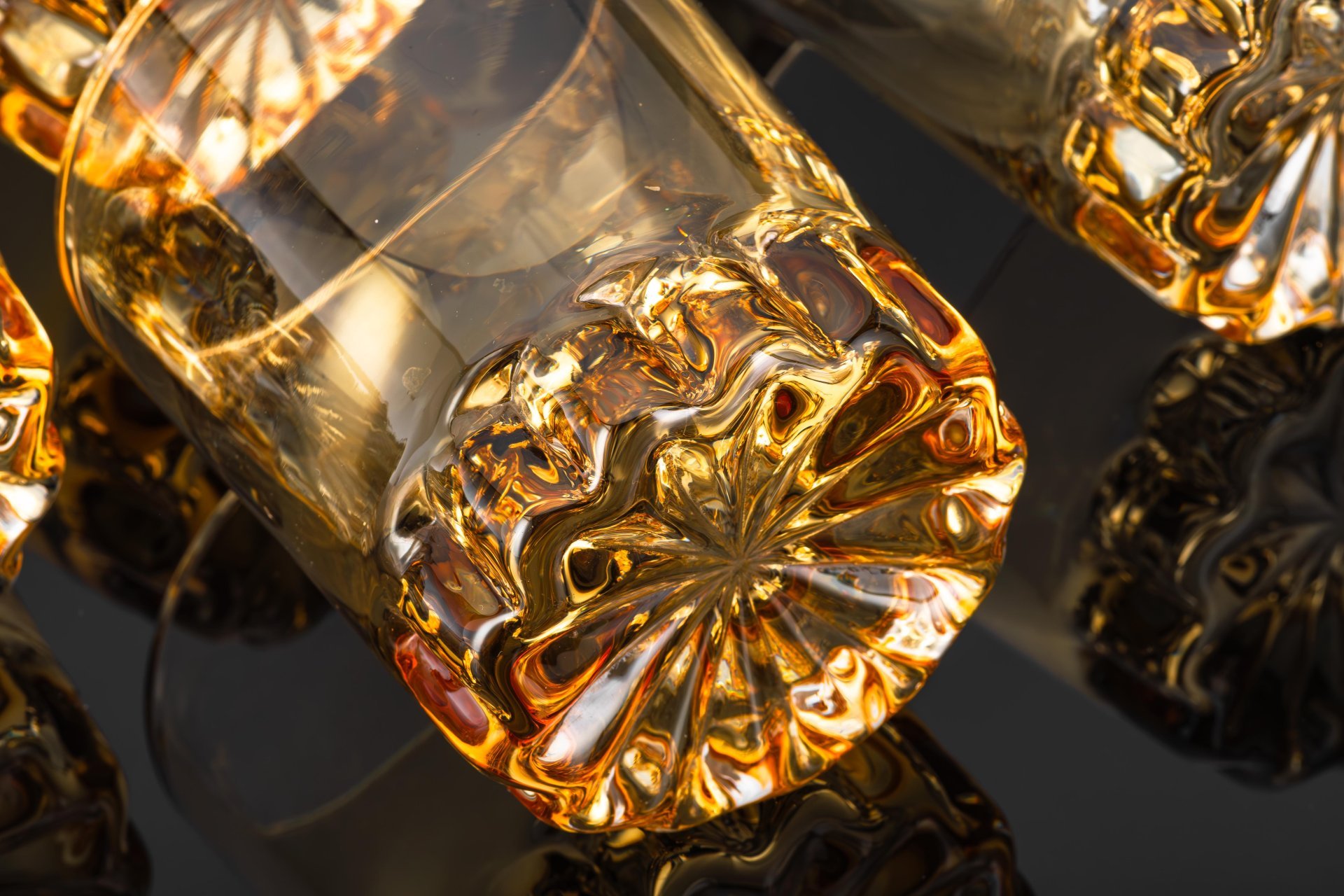 Набор роксов для коньяка/виски золотистого цвета  на 5 персон