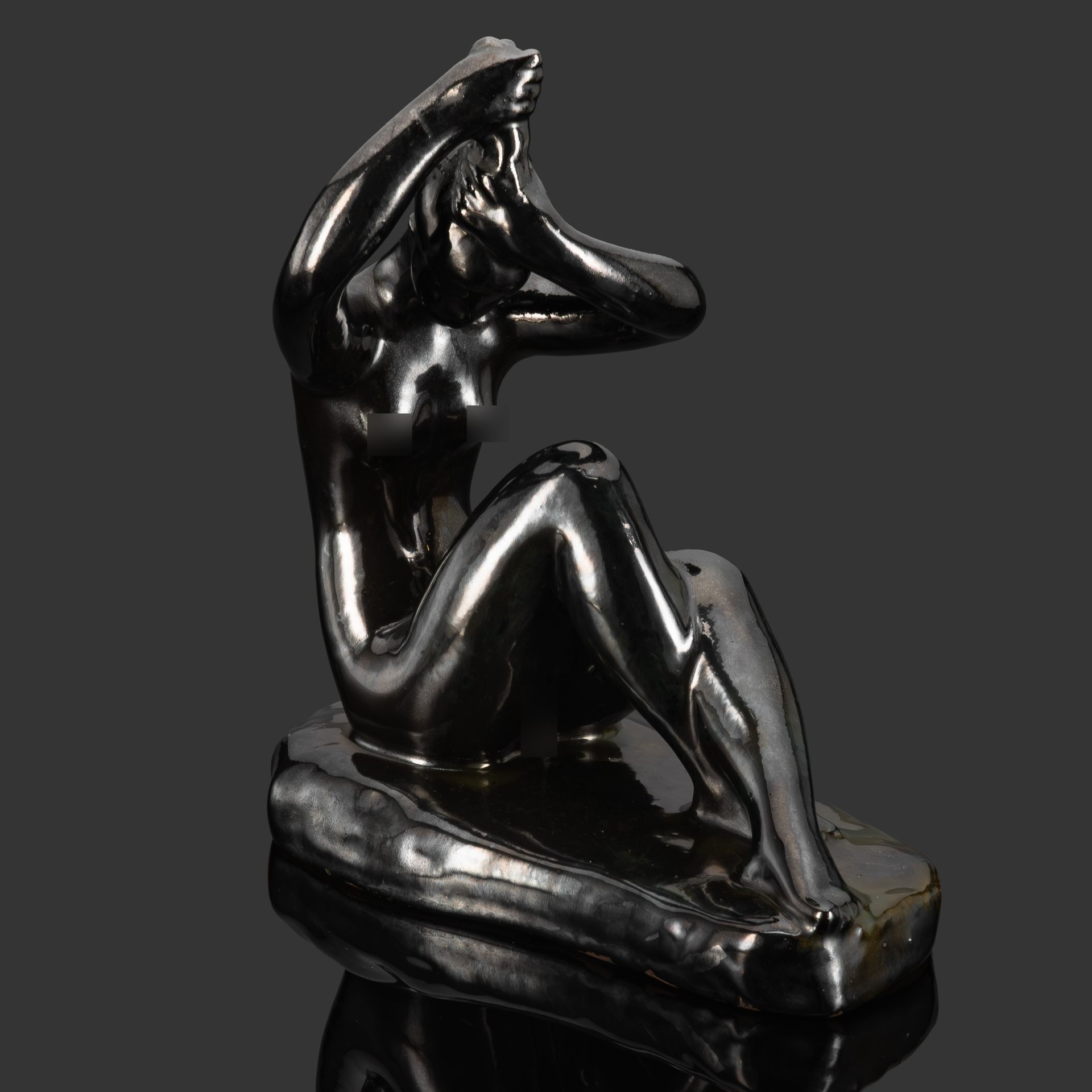 Скульптура «Девушка, расчесывающая волосы» («Отжимающая волосы»), автор Николай Андреевич Силис, керамика, поливы, Гжельский керамический завод, СССР, 1960-1970 гг.