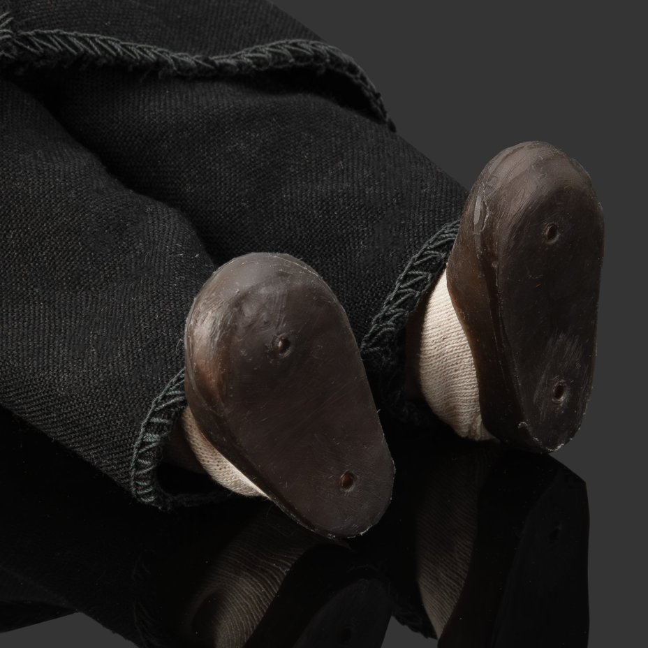 Кукла сувенирная "Дато" в грузинском национальном костюме, автор Марианна Мотовилова, полиэтилен, текстиль, крашение, роспись, Фабрика «Ленигрушка», СССР, 1970-1980 гг.