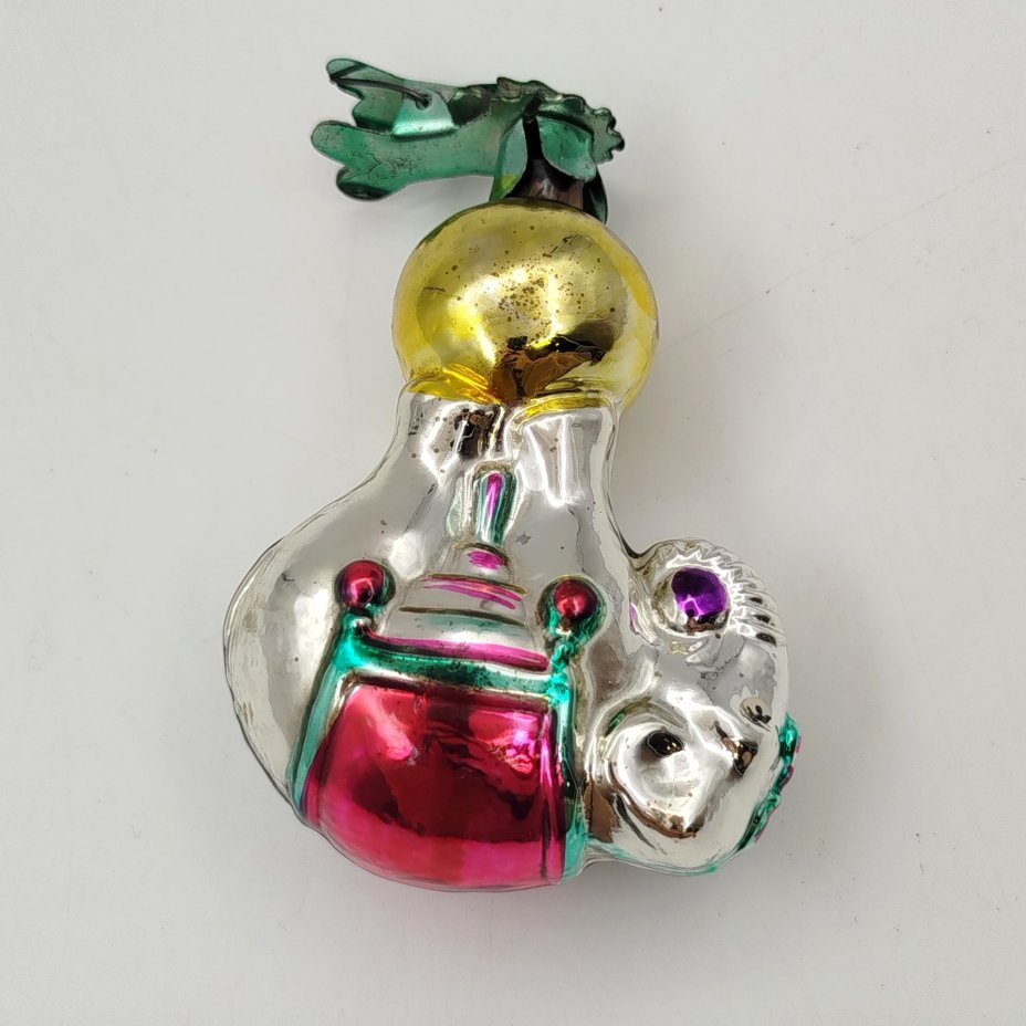 Игрушка ёлочная "Слон на шаре", стекло, роспись, металл, Завод стеклянных ёлочных украшений и оптических изделий, г. Москва, СССР, 1950-1960 гг.