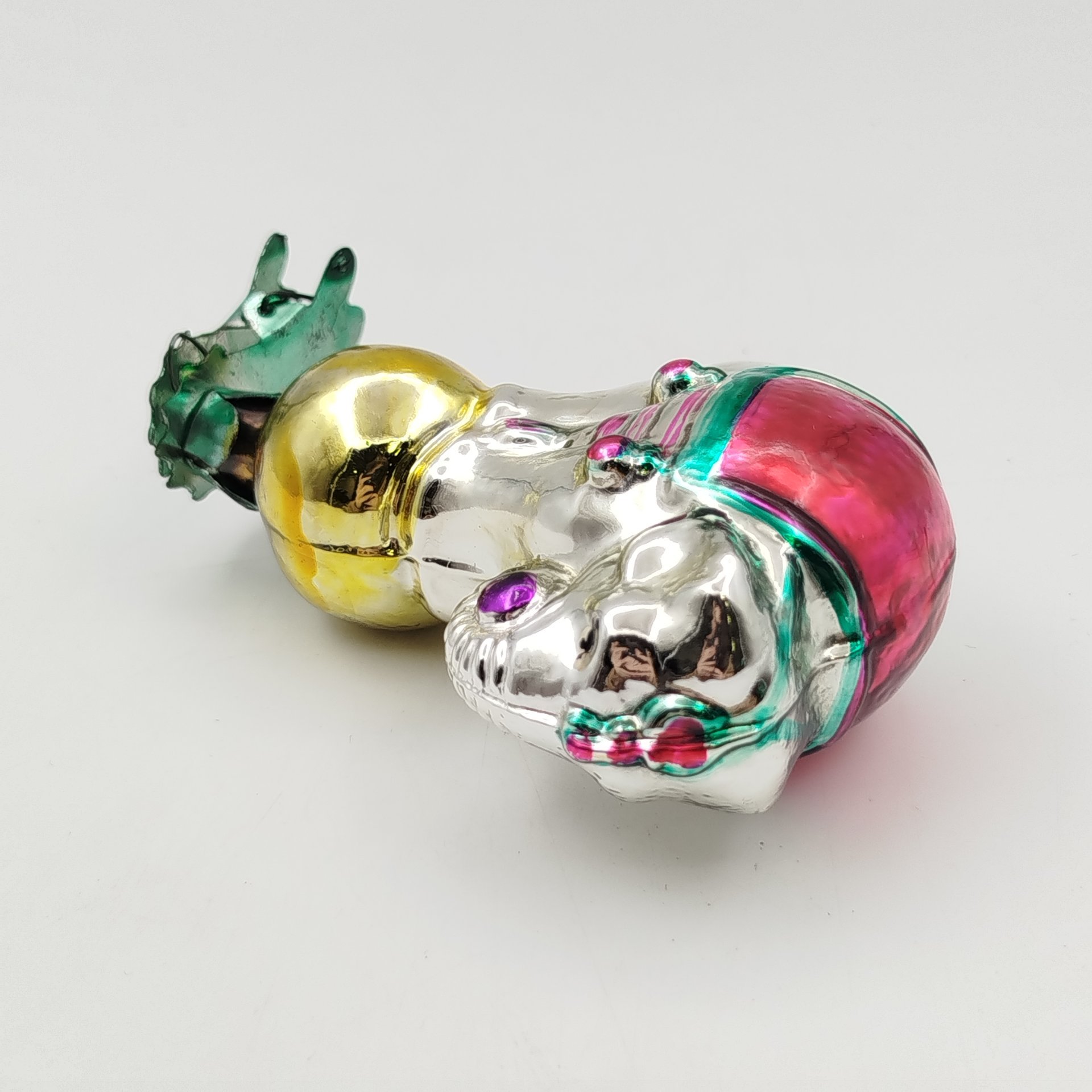 Игрушка ёлочная "Слон на шаре", стекло, роспись, металл, Завод стеклянных ёлочных украшений и оптических изделий, г. Москва, СССР, 1950-1960 гг.