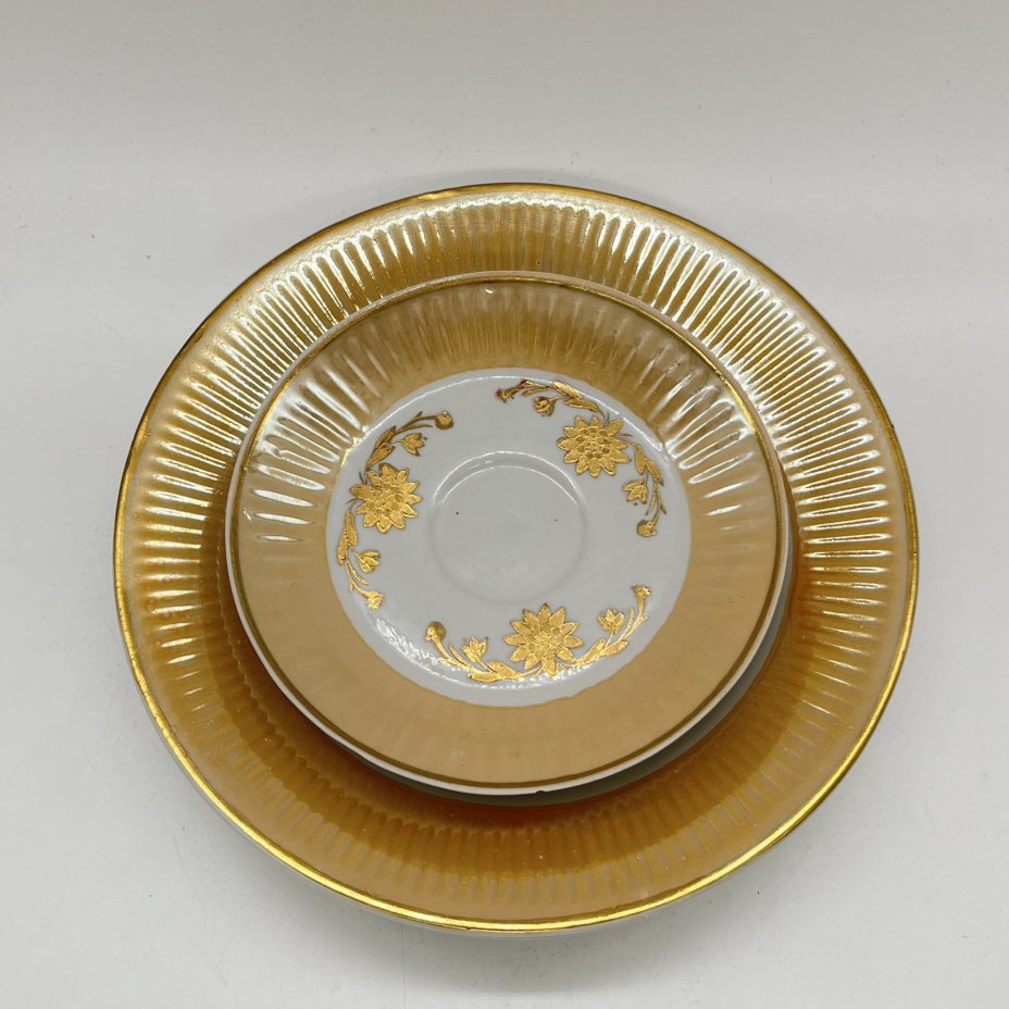Набор из 2 десертных тарелок и 2 блюдец в золотистой гамме, фарфор, деколь, золочение, Барановский фарфоровый завод, СССР, 1970-1991 гг.