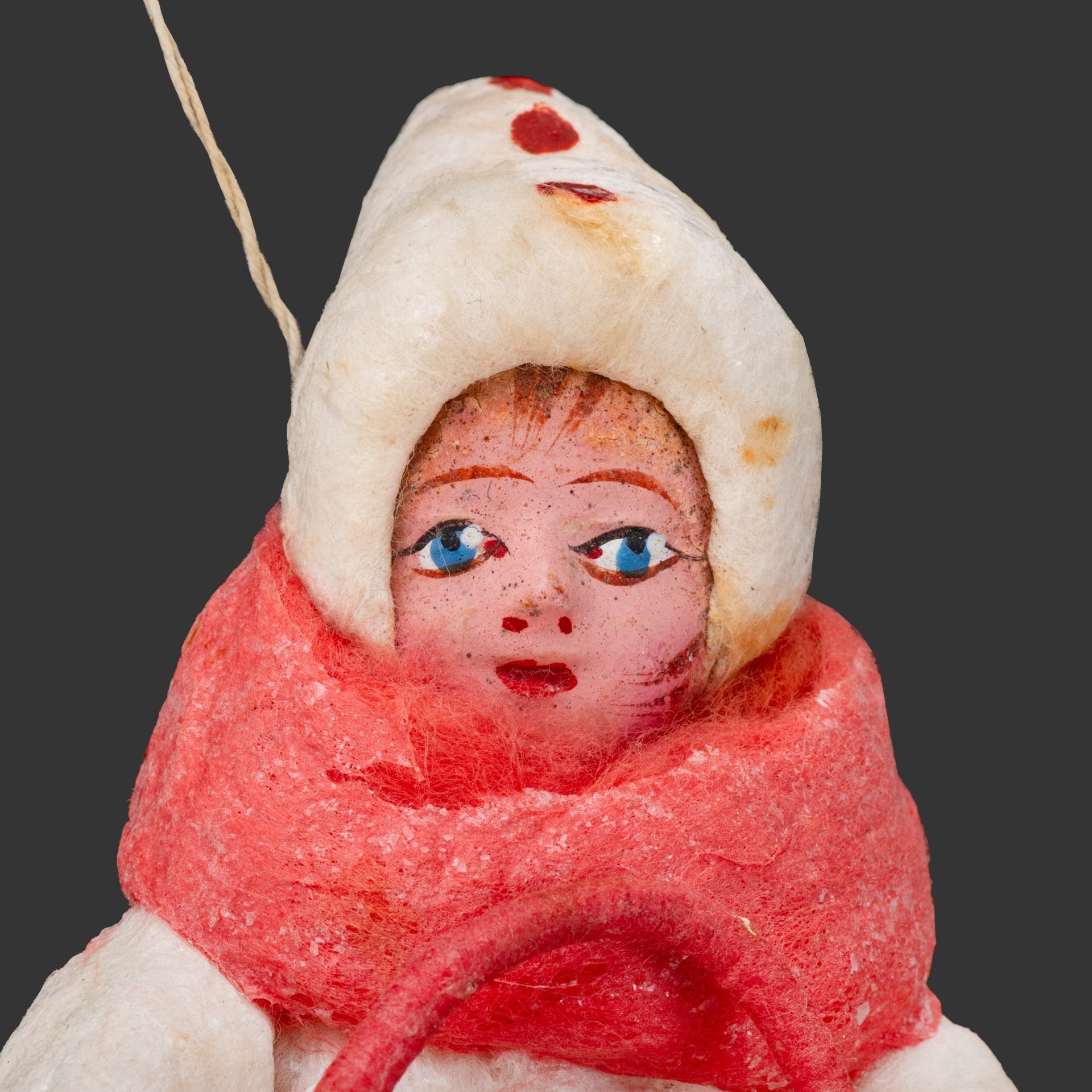 Игрушка ёлочная "Мальчик Арлекино с кругом", Артель "Всё для ребенка" г. Москва, вата, мастика, роспись, СССР, 1930-1940 гг.