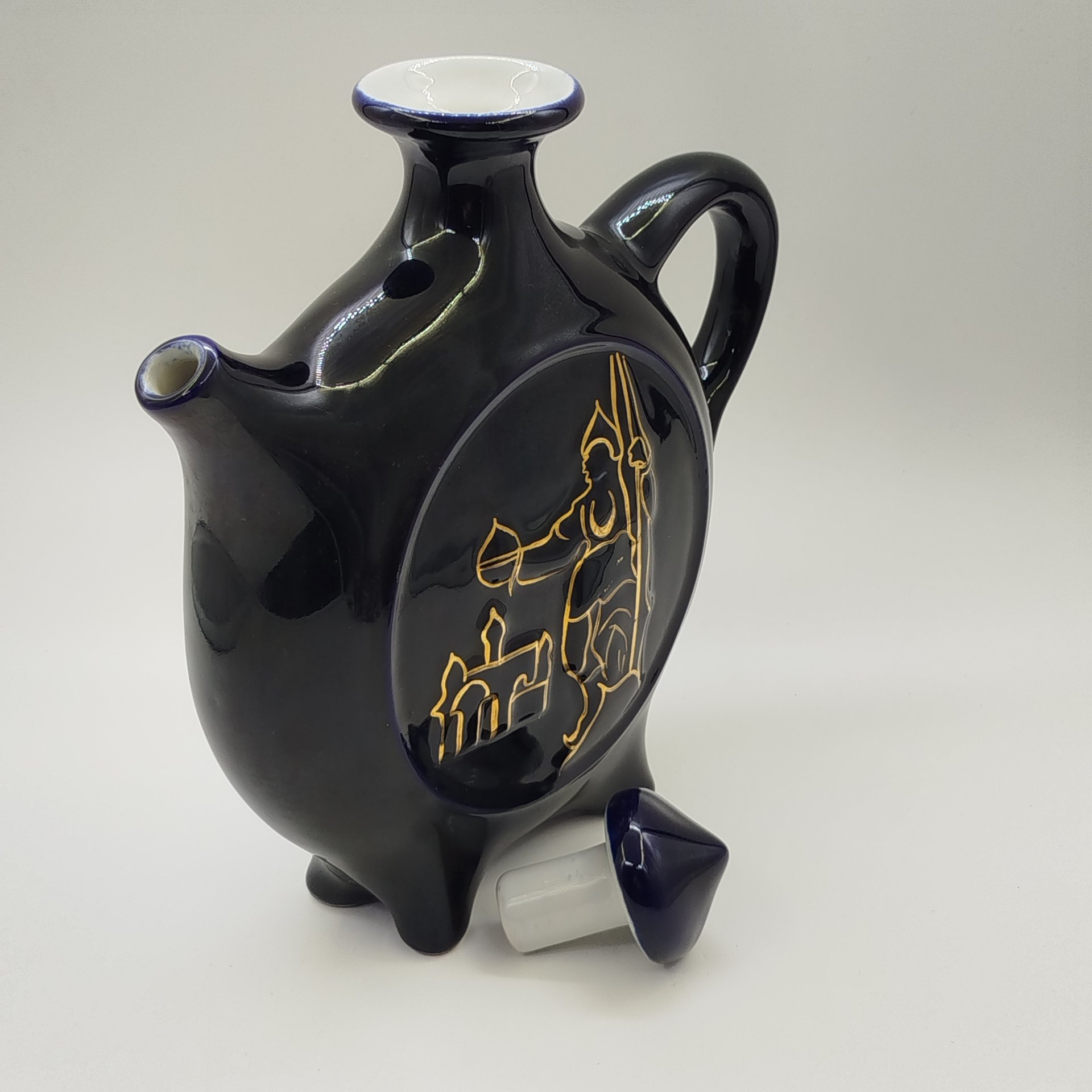 Чайник  "Казачий хутор", фарфор, крытье, золочение, СССР, 1970-1980 гг.