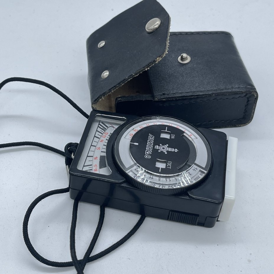 Экспонометр фотоэлектрический "Ленинград 8" в оригинальном кофре, пластик, металл, кожа, СССР, 1988 г.