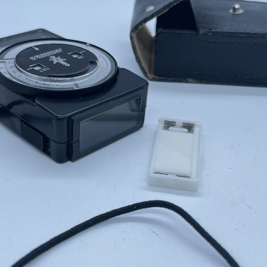 Экспонометр фотоэлектрический "Ленинград 8" в оригинальном кофре