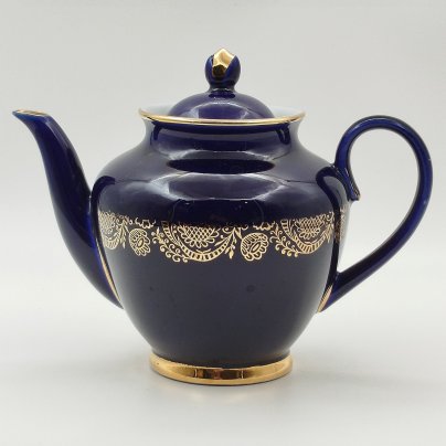 Чайник заварочный "Золотой фриз", автор Косенкова К.Г., фарфор, крытье кобальтом, золочение, Ленинградский фарфоровый завод (ЛФЗ), СССР, 1970-1991 гг.