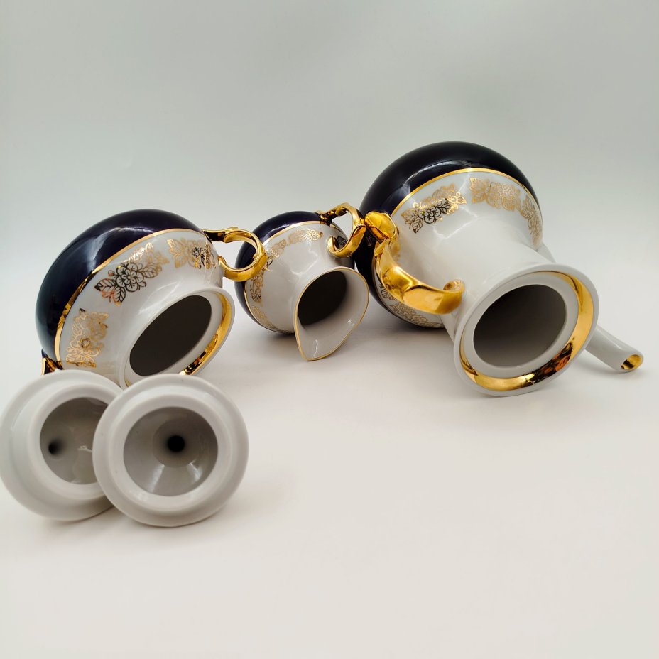 Сервиз кофейный на 6 персон (15 предметов), украшенный цветочнм декором, фарфор, крытье кобальтом, золочение, Полонский фарфоровый завод, СССР, 1980-1991 гг.