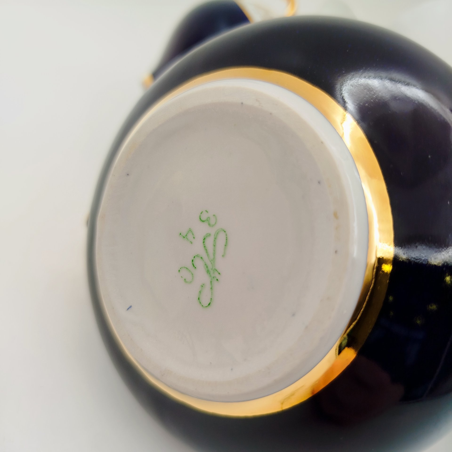 Сервиз кофейный на 6 персон (15 предметов), украшенный цветочнм декором, фарфор, крытье кобальтом, золочение, Полонский фарфоровый завод, СССР, 1980-1991 гг.