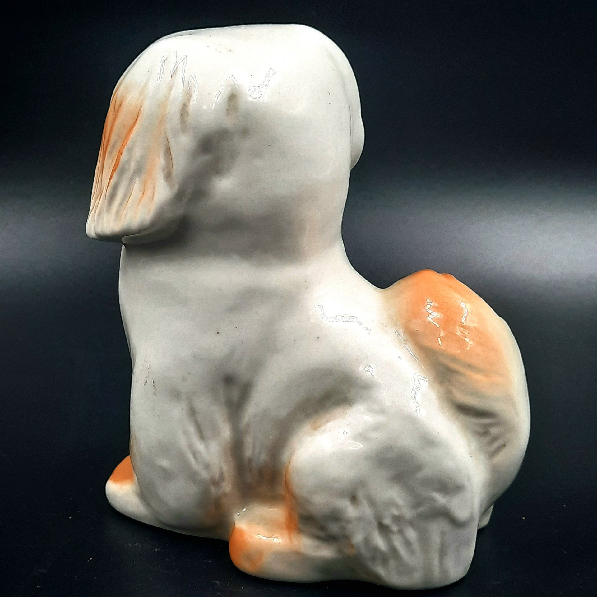 Статуэтка "Пекинес" (бело-рыжий), фарфор, аэрография, Ленинградский фарфоровый завод (ЛФЗ), СССР, 1970-1992 гг.