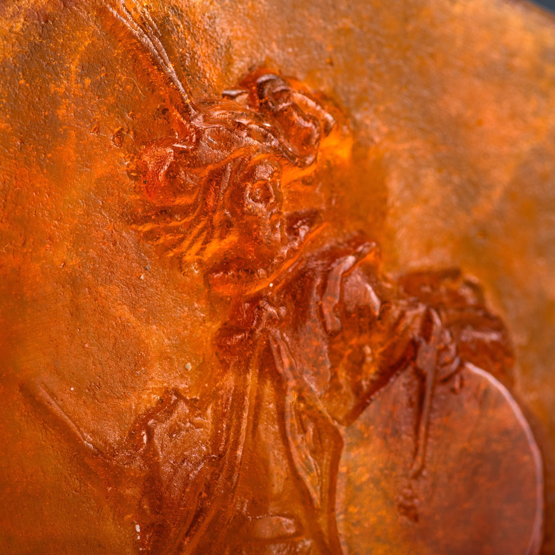 Пресс-папье (держатель для бумаг)  "Уличный музыкант" ("Барабанщик") в оригинальной коробке, хрусталь, резьба, Daum, Франция, 1970-1990 гг.