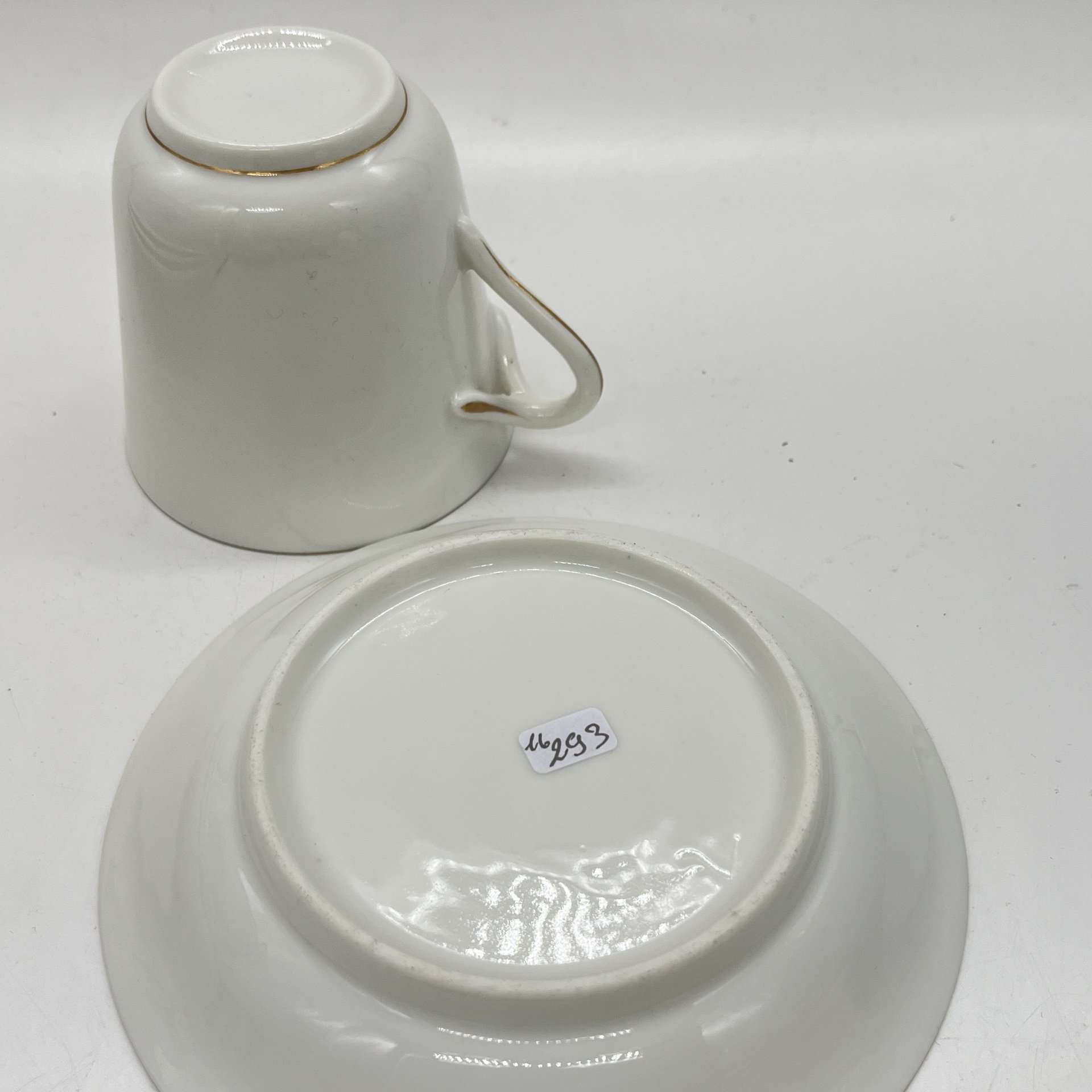 Чайная пара с цветочным декором, фарфор, эмалевая роспись, золочение, Западная Европа, 1890-1920 гг.