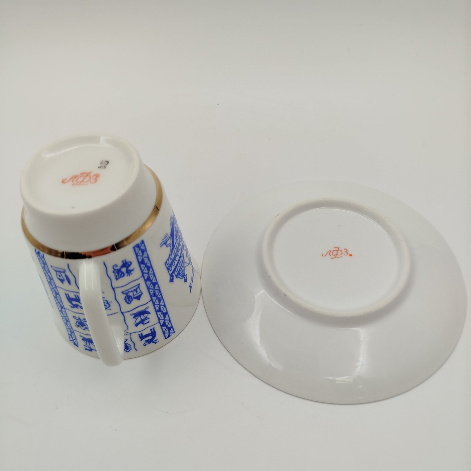 Пара кофейная "Каравелла", фарфор, деколь, золочение, Ленинградский фарфоровый завод (ЛФЗ), СССР, 1970-1992 гг.