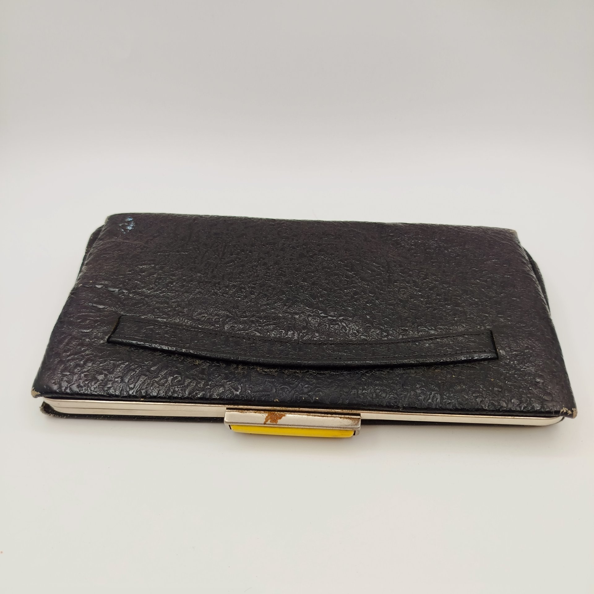 Сумочка дамская театральная (клатч) черного цвета с рифленой поверхностью, фабрика "Красный футлярщик"