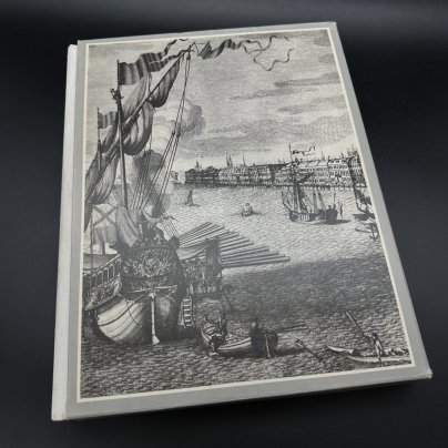 Альбом "Leningrad in works of graphic art and painting", в коробе, Издательство «Аврора»