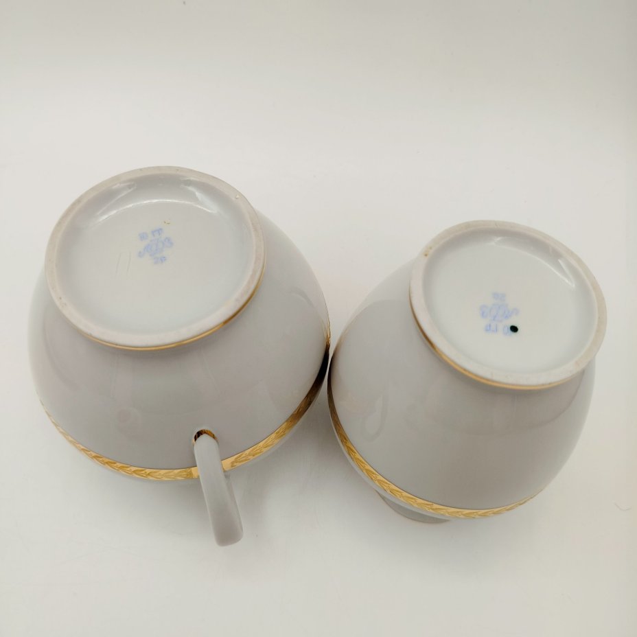 Набор из молочника и сахарницы белого цвета с декором в виде орнаментальных поясков