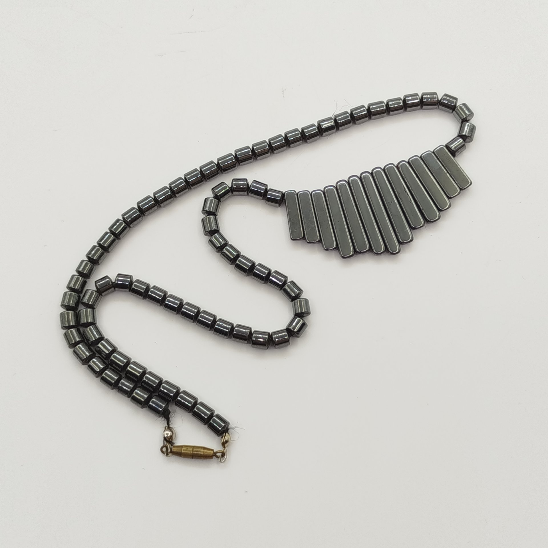 Колье с бусинами вытянутой формы, гематит, металл, СССР, 1980-2000 гг.