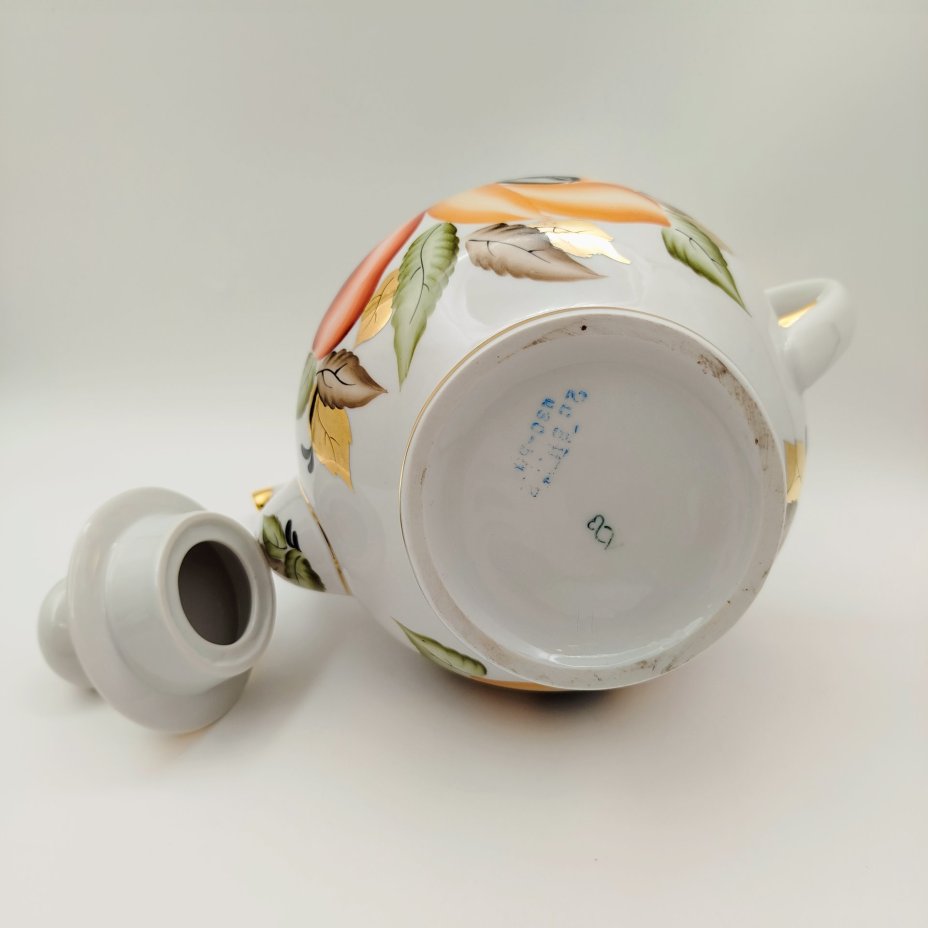 Чайник заварочный (большой) с цветочным декором, фарфор, роспись, золочение, Ленинградский опытный завод (ЛОЗ), СССР, 1984-1991 гг.