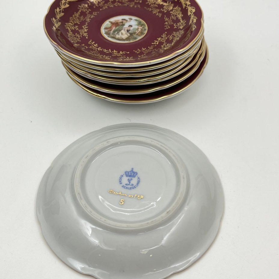 Набор из 8-ми блюдец "Мадонна" с растительным декором, фарфор, деколь, крытье, золочение, Oscar Schlegelmilch, ГДР, 1953-1972 гг.