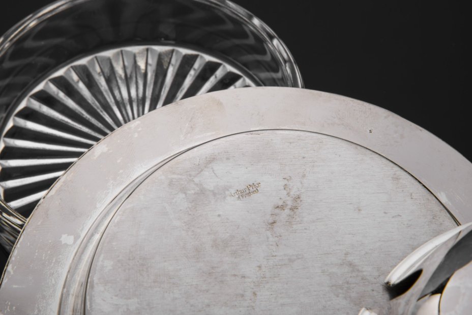 Икорница круглой формы с куполообразной крышкой, Arthur Price