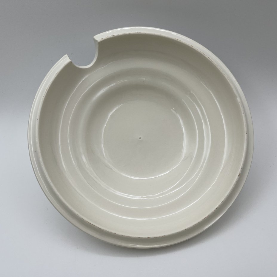 Супница, украшенная цветочным декором, фаянс, деколь с подрисовкой, Краснодарский фарфорово-фаянсовый завод «Чайка», СССР, 1960-1992 гг.