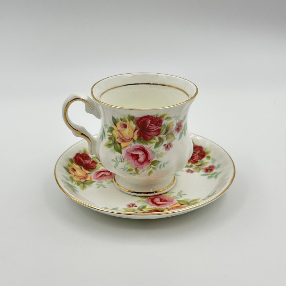 Чайно-кофейная пара "Розовый букет" с фигурной ручкой, Мануфактура Balmoral Castle Porcelain