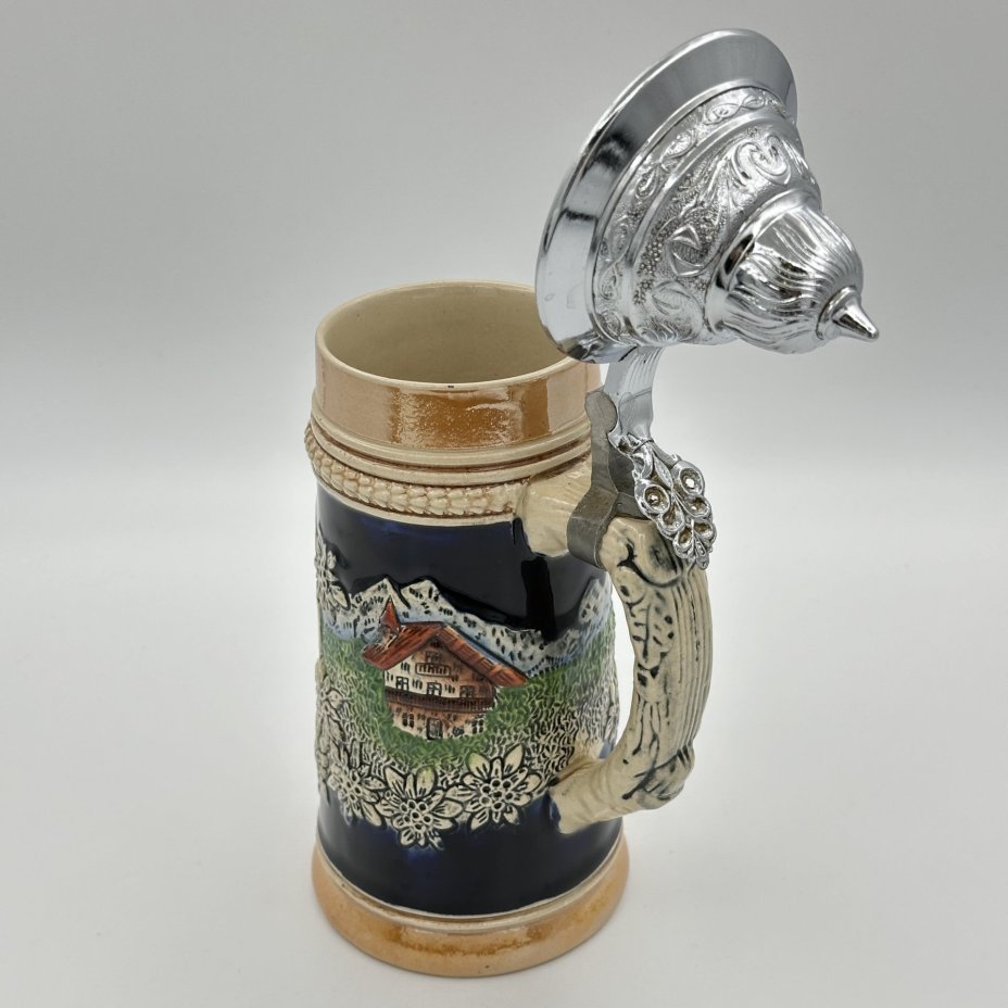 Кружка пивная  с изображением  замка Ньон, на берегу Женевского озера, Original King