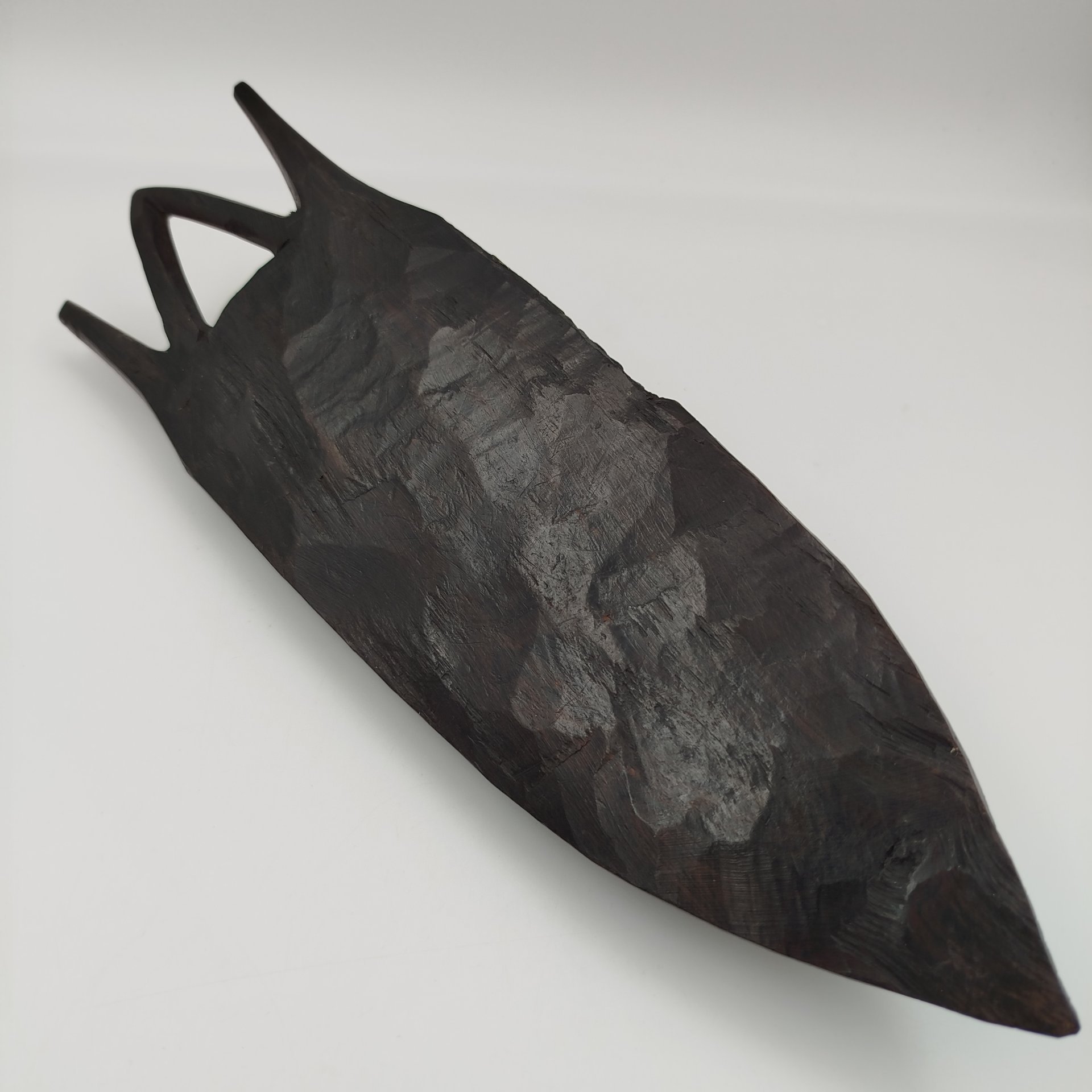 Маска африканская выполненная из эбенового дерева