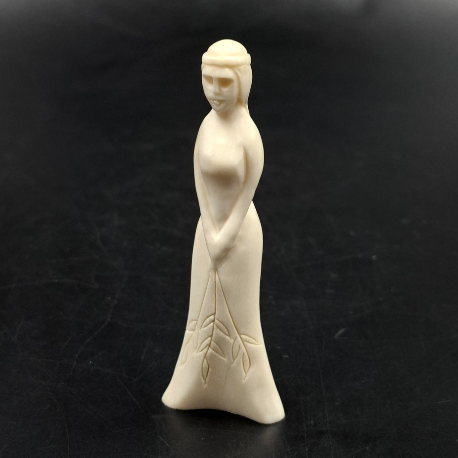 Статуэтка "Девушка", кость, резьба, СССР, 1970-1990 гг.