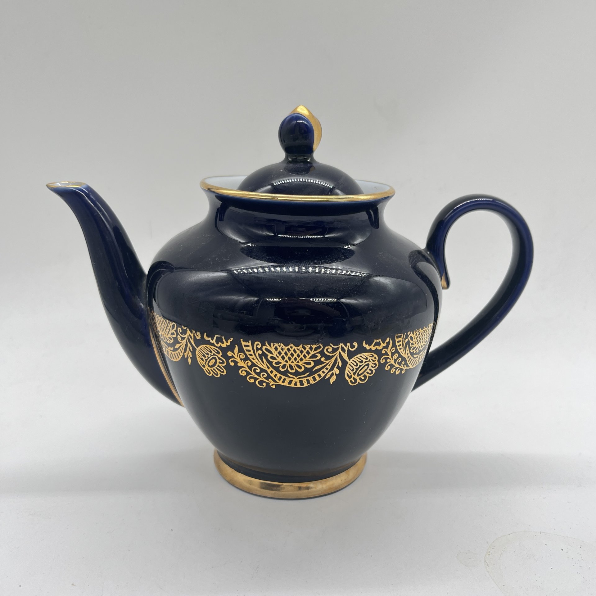Чайник заварочный с орнаментальным декором, фарфор, кобальт, золочение, Ленинградский фарфоровый завод (ЛФЗ), СССР, 1970-1990 гг.