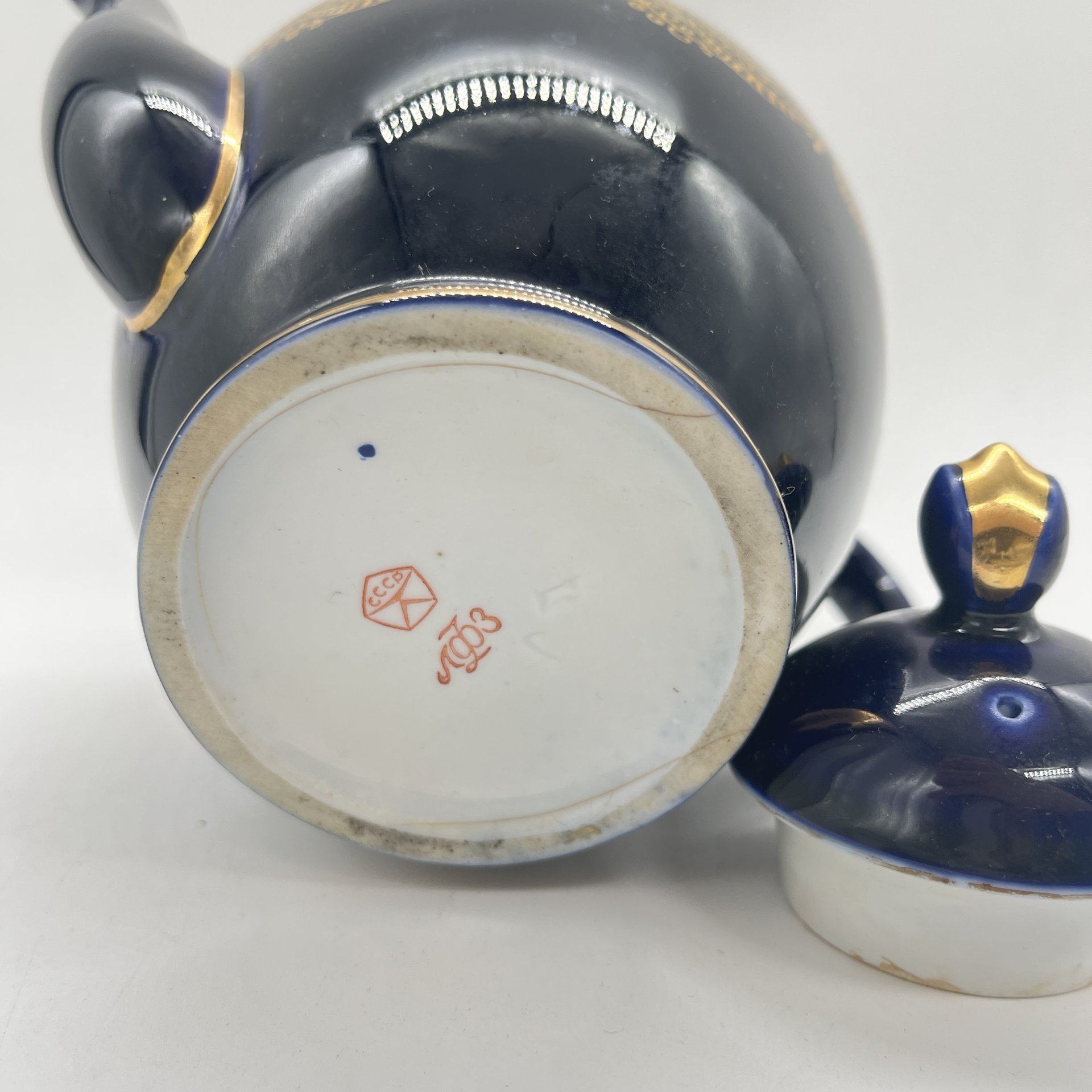 Чайник заварочный с орнаментальным декором, фарфор, кобальт, золочение, Ленинградский фарфоровый завод (ЛФЗ), СССР, 1970-1990 гг.