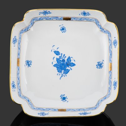 Блюдо сервировочное квадратной формы, выполненное в фирменном дизайне "Chinese Bouquet" ("Apponyi Blue"), фарфор, роспись, золочение, Herend (Херенд), Herend (Херенд)