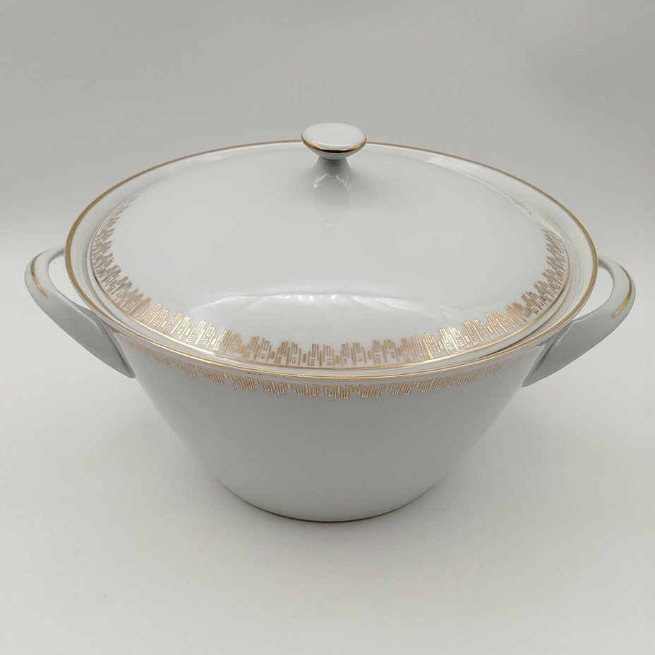 Супница с геометрическим орнаментом вдоль борта