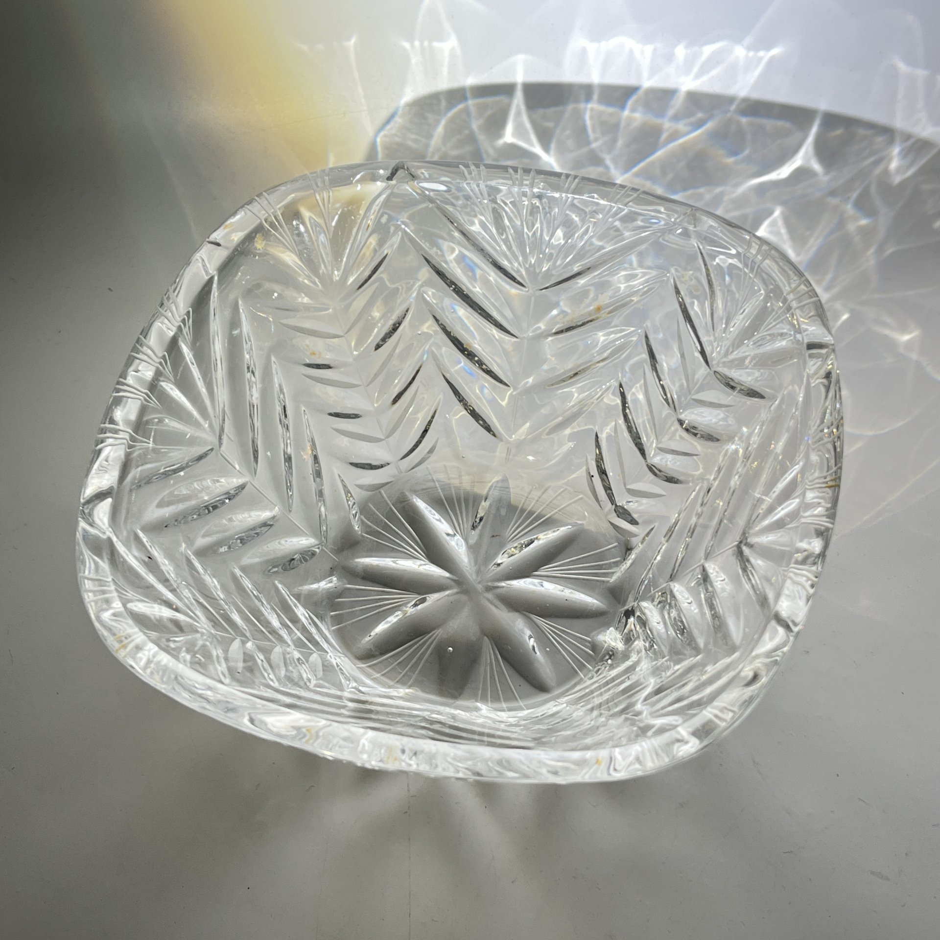 Салатник квадратной формы с цветочным декором, стекло, пресс, алмазная грань, СССР, 1970-1990 гг.