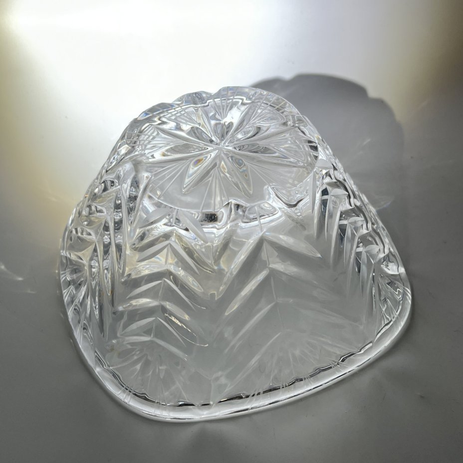 Салатник квадратной формы с цветочным декором