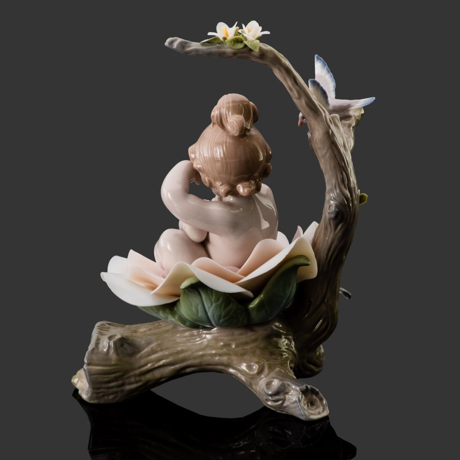 Статуэтка «Девочка на цветке» («Дюймовочка»), фарфор, роспись, Lladro, Испания, 2002 г.