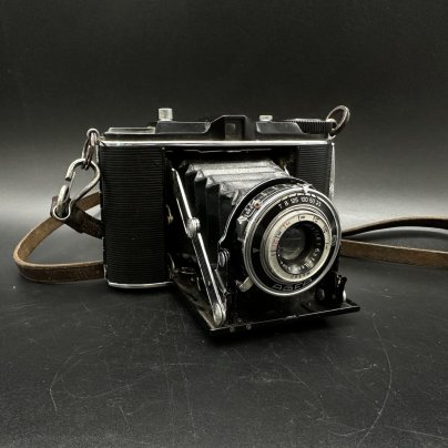 Фотоаппарат "Agfa jsolette" с объективом "Anastigmat Jgestar 1:6.3 F=8.5 cm"