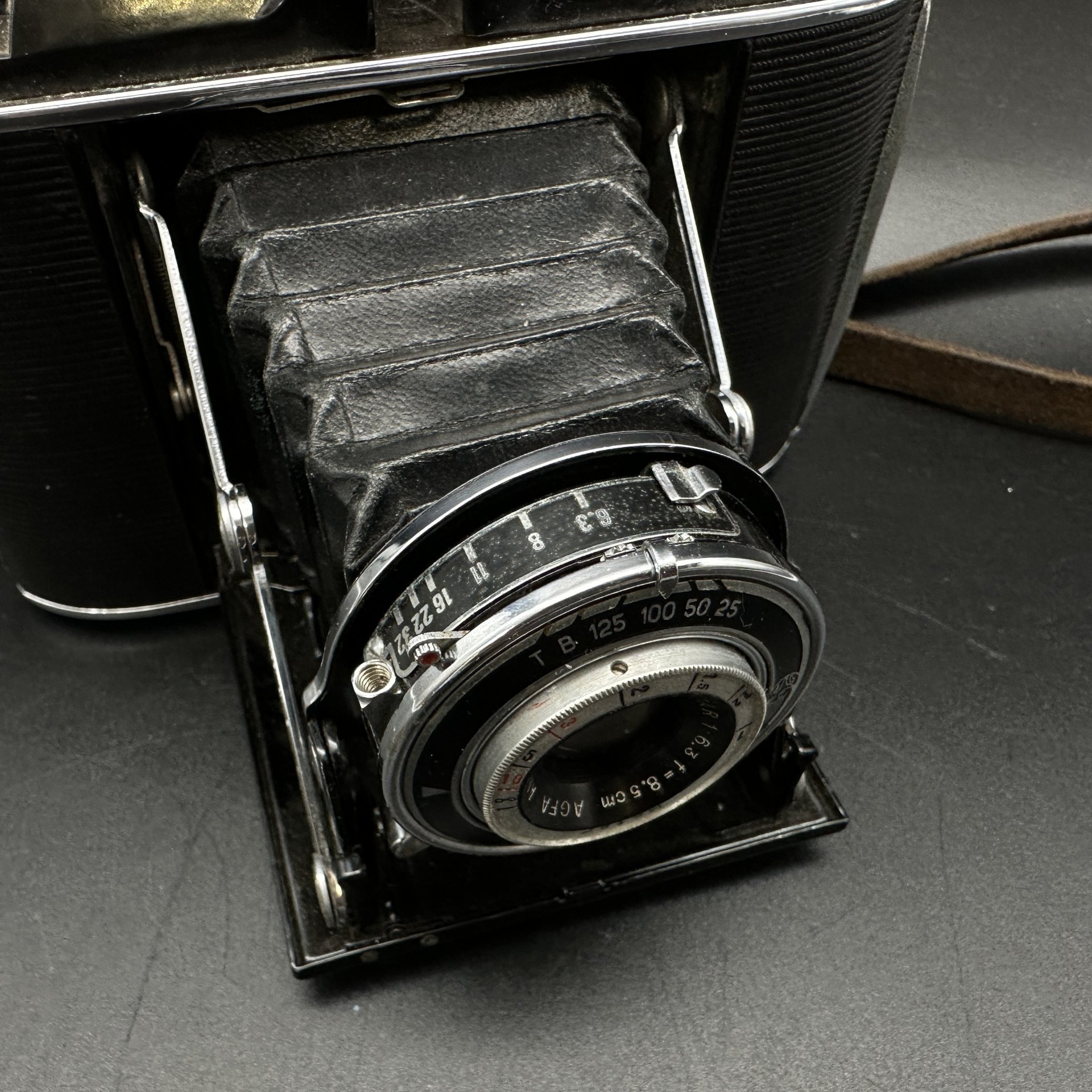 Фотоаппарат "Agfa jsolette" с объективом "Anastigmat Jgestar 1:6.3 F=8.5 cm"