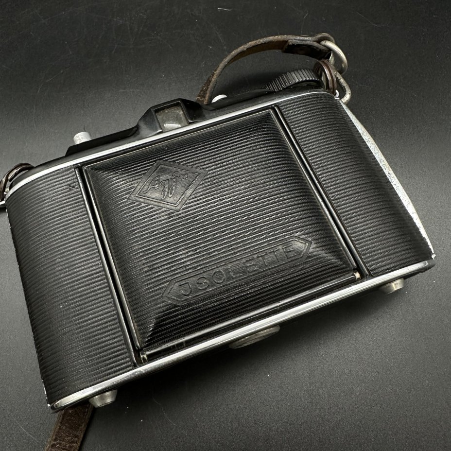 Фотоаппарат "Agfa jsolette" с объективом "Anastigmat Jgestar 1:6.3 F=8.5 cm"