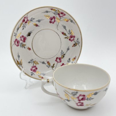 Пара чайная, украшенная цветочным декором, форма "Киевская", фарфор, роспись, золочение, Дулевский фарфоровый завод (Дулёво), СССР, 1958 г.