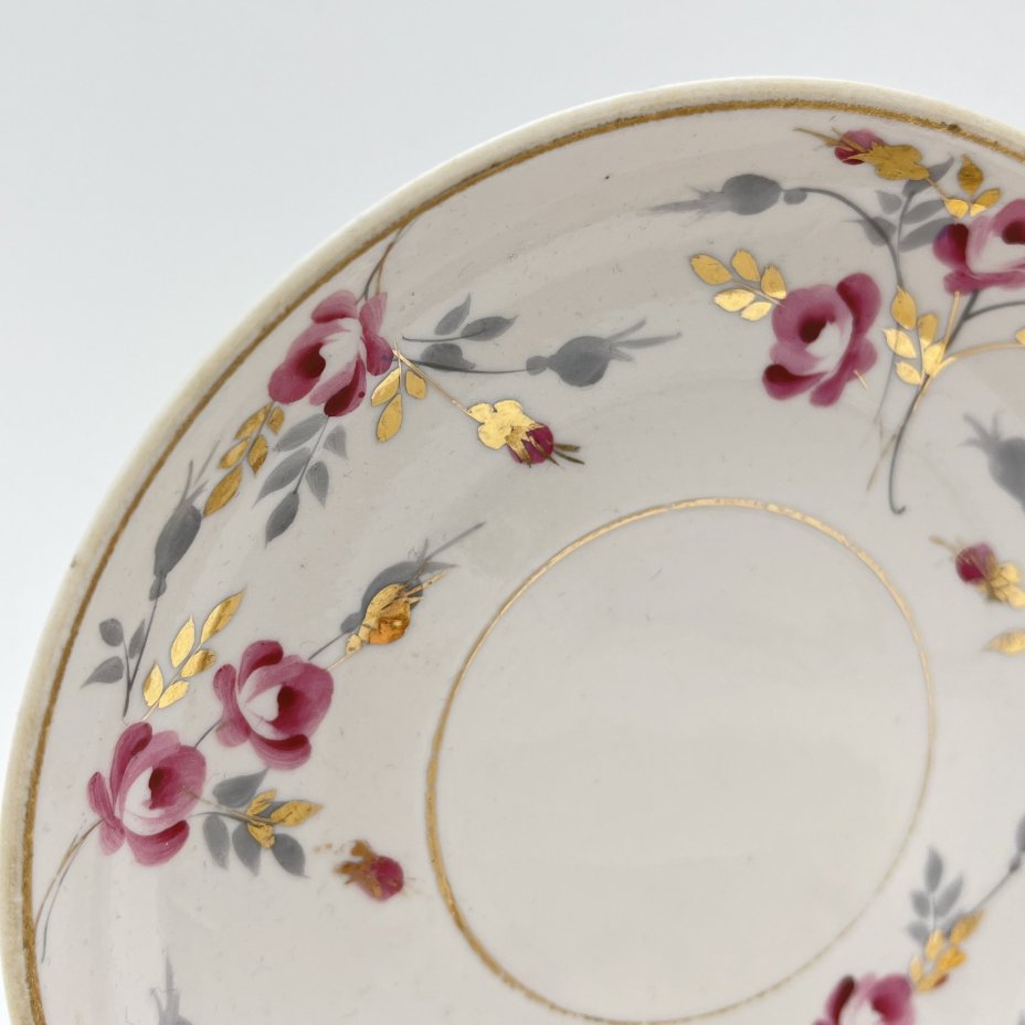 Пара чайная, украшенная цветочным декором, форма "Киевская", фарфор, роспись, золочение, Дулевский фарфоровый завод (Дулёво), СССР, 1958 г.