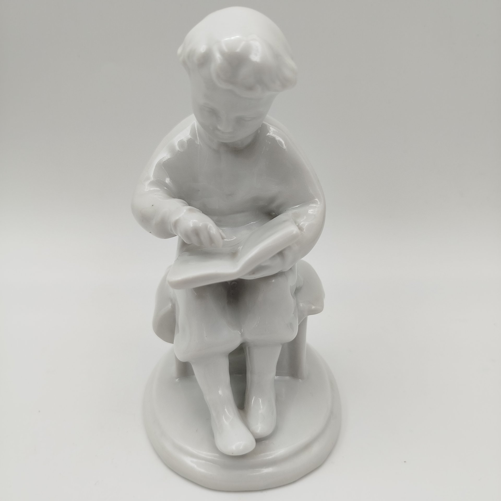 Статуэтка "Юный Ленин", скульптор С. Б. Велихова