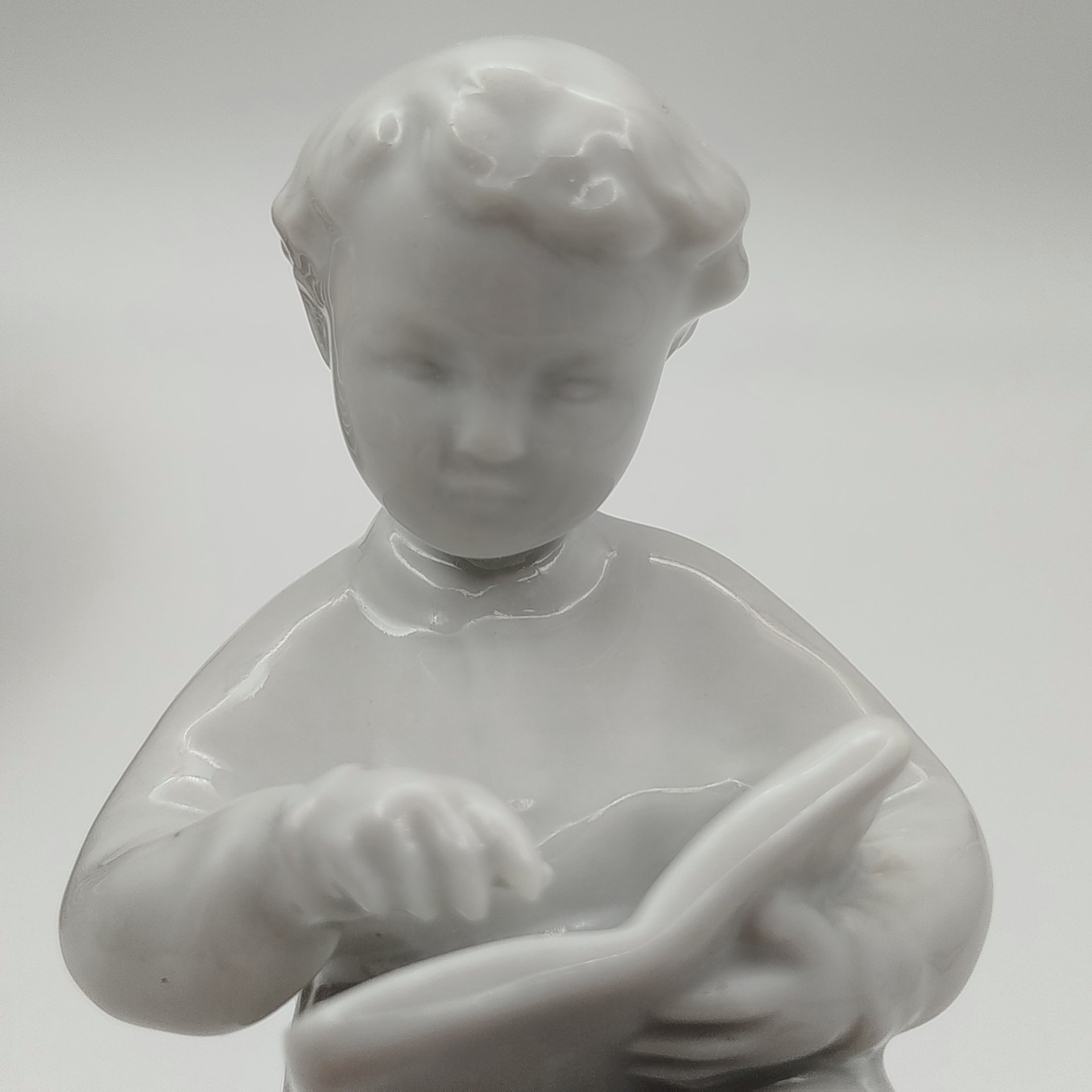 Статуэтка "Юный Ленин", скульптор С. Б. Велихова