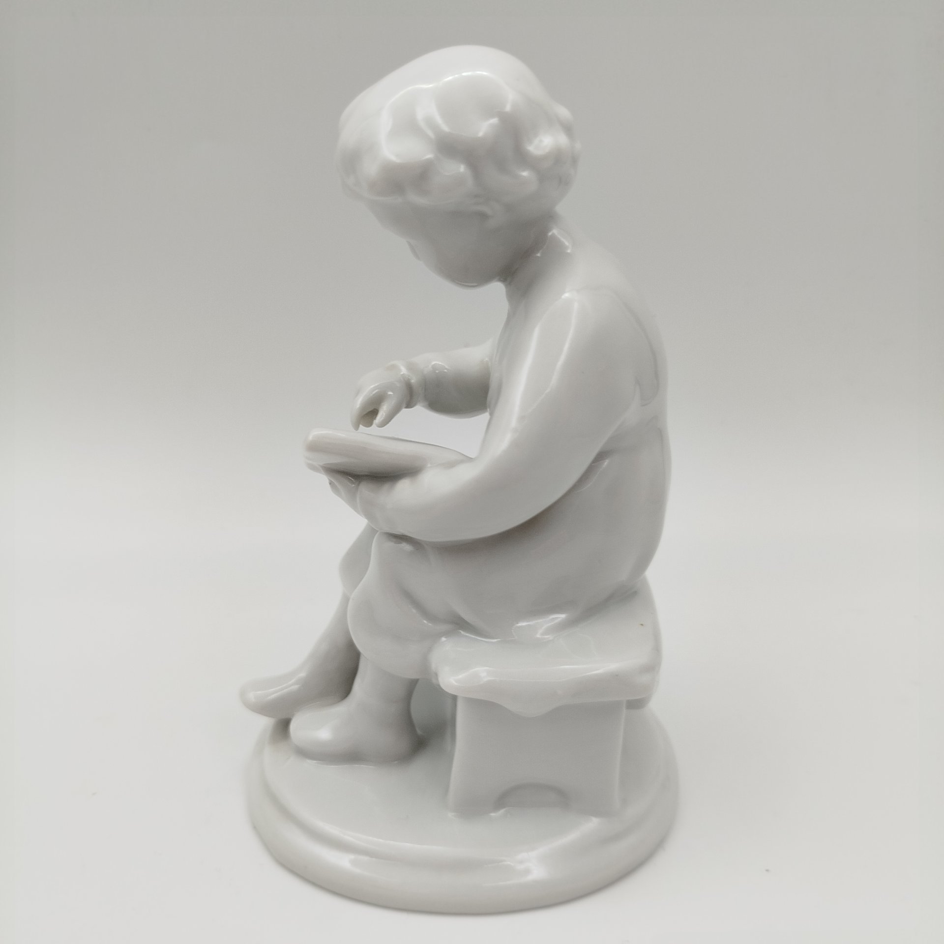 Статуэтка "Юный Ленин", скульптор С. Б. Велихова