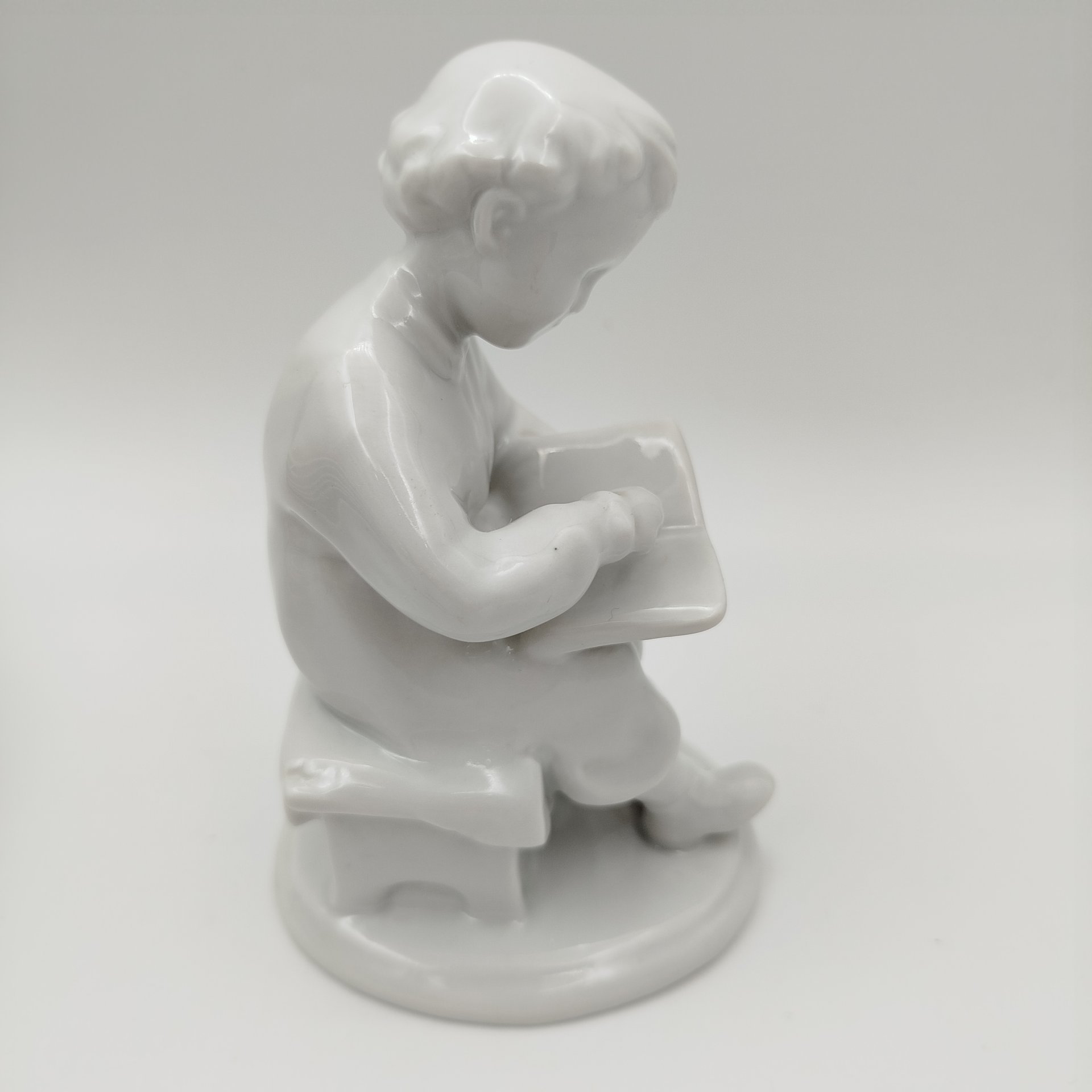 Статуэтка "Юный Ленин", скульптор С. Б. Велихова