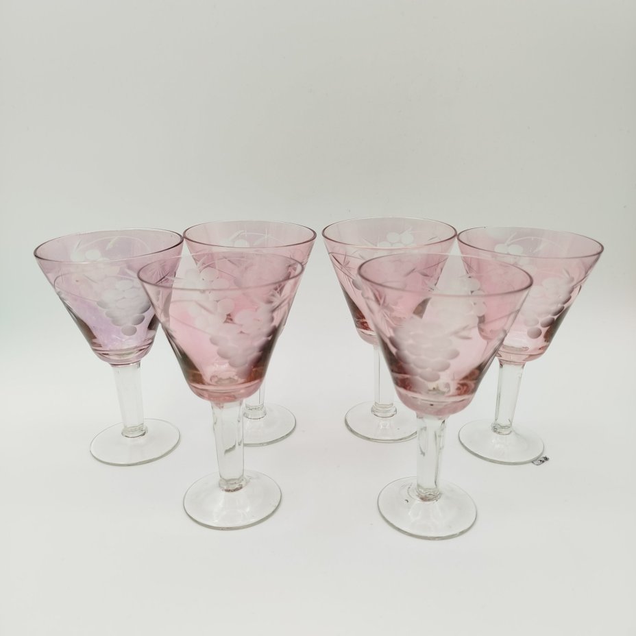 Набор из 6-ти бокалов розового оттенка "Виноград", Армавирский стекольный завод, стекло, алмазная грань, СССР, 1960-1980 гг.