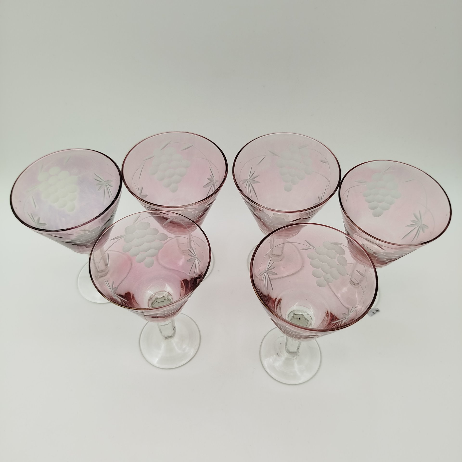 Набор из 6-ти бокалов розового оттенка "Виноград", Армавирский стекольный завод, стекло, алмазная грань, СССР, 1960-1980 гг.