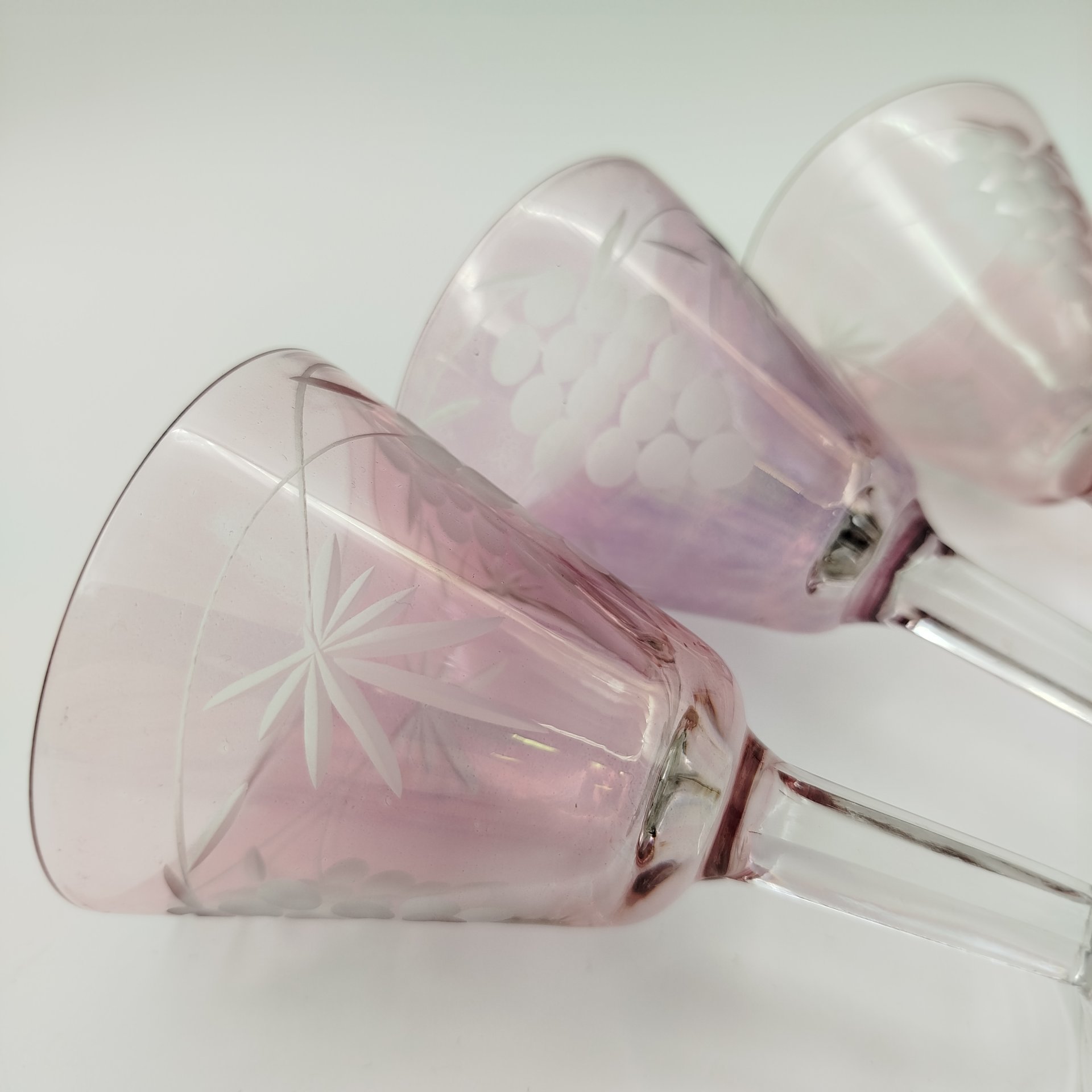 Набор из 6-ти бокалов розового оттенка "Виноград", Армавирский стекольный завод, стекло, алмазная грань, СССР, 1960-1980 гг.